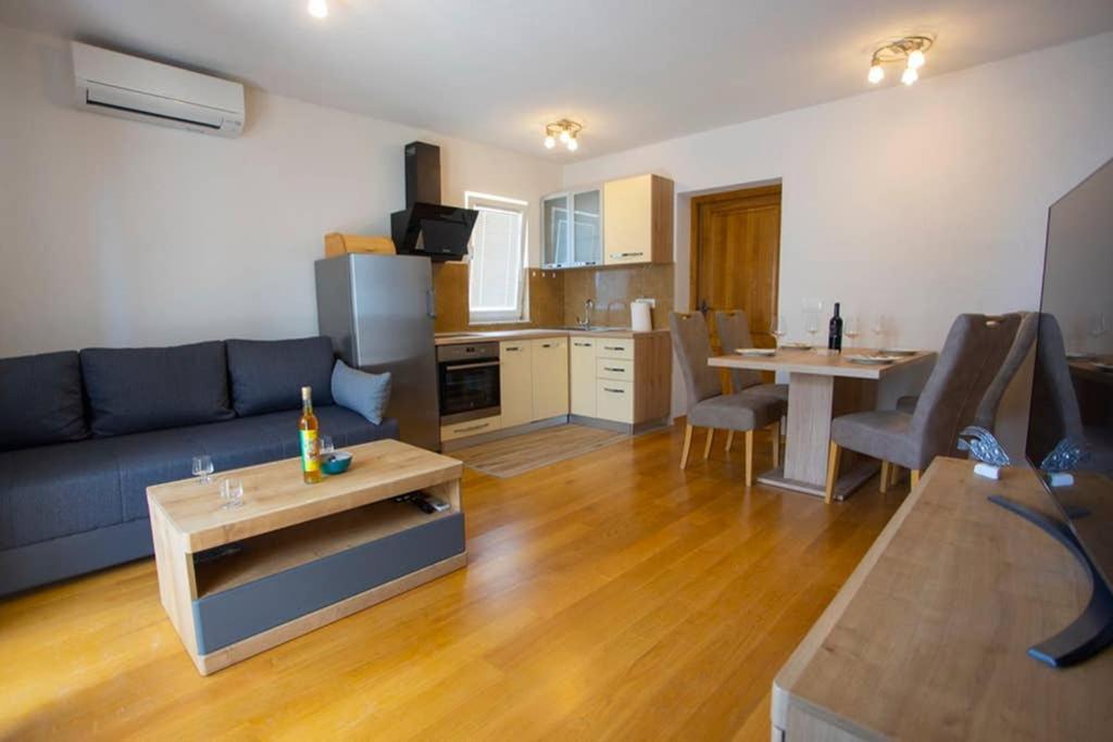 Apartments Vladimir #3 Μακάρσκα Εξωτερικό φωτογραφία