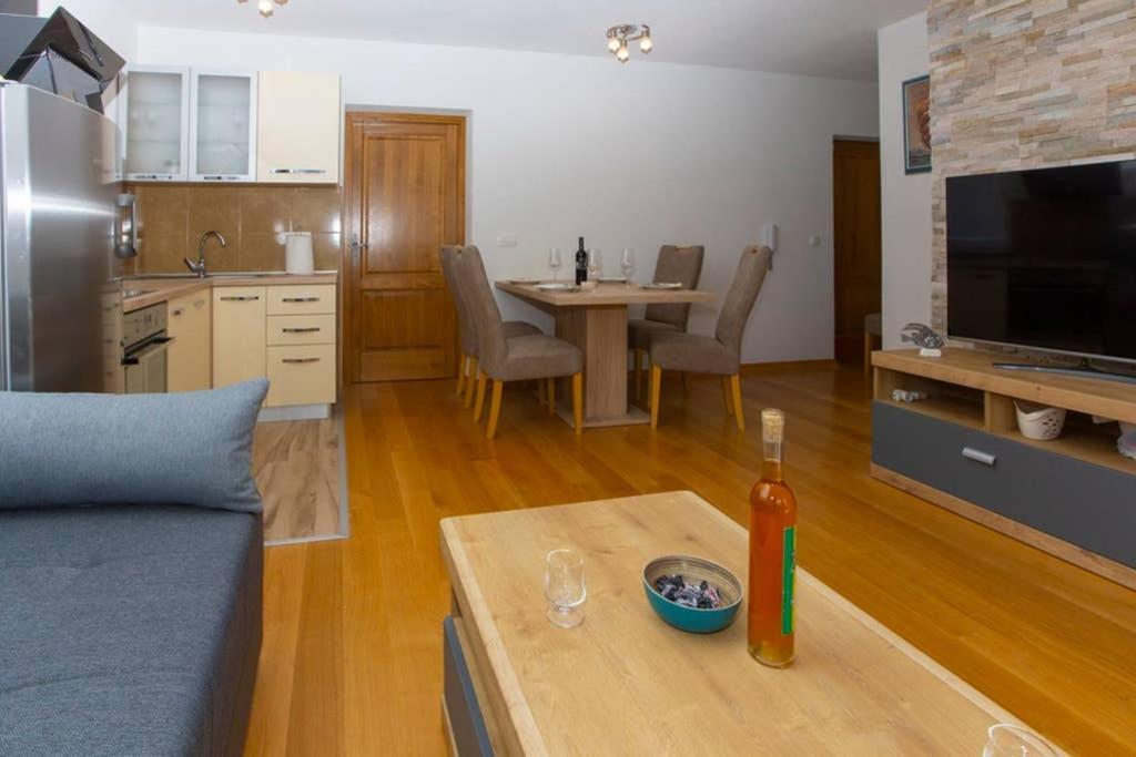 Apartments Vladimir #3 Μακάρσκα Εξωτερικό φωτογραφία