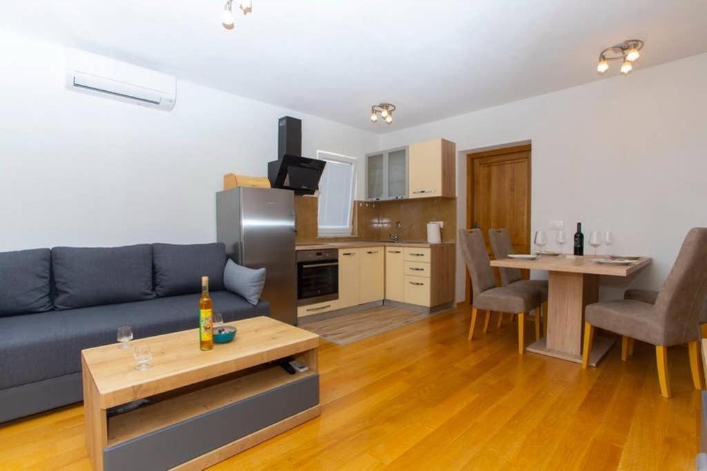 Apartments Vladimir #3 Μακάρσκα Εξωτερικό φωτογραφία